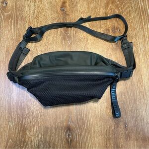 lululemon athletica Olive Belt Bag